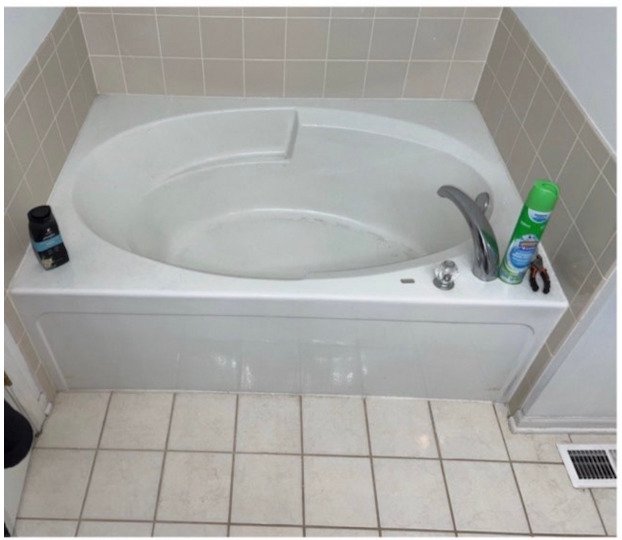 Bathroom before remodel 32