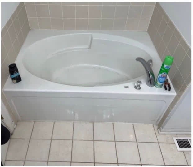 Bathroom before remodel 32