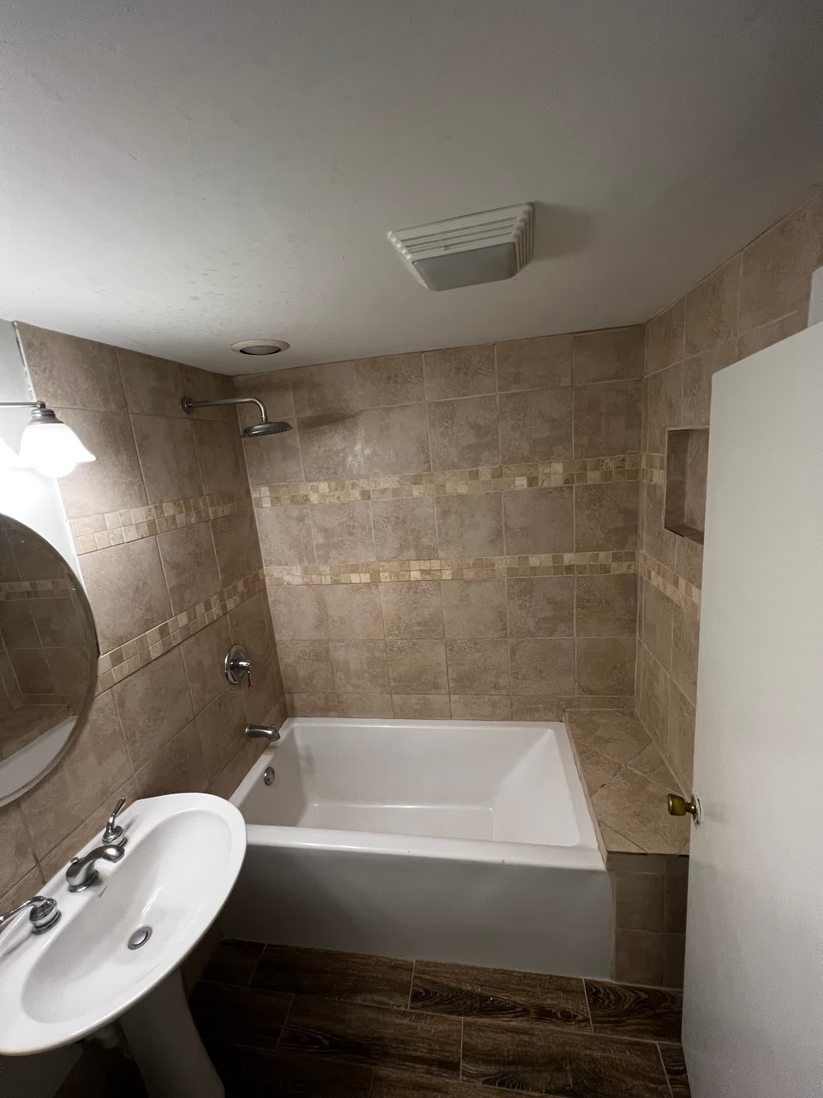 Bathroom before remodel 9